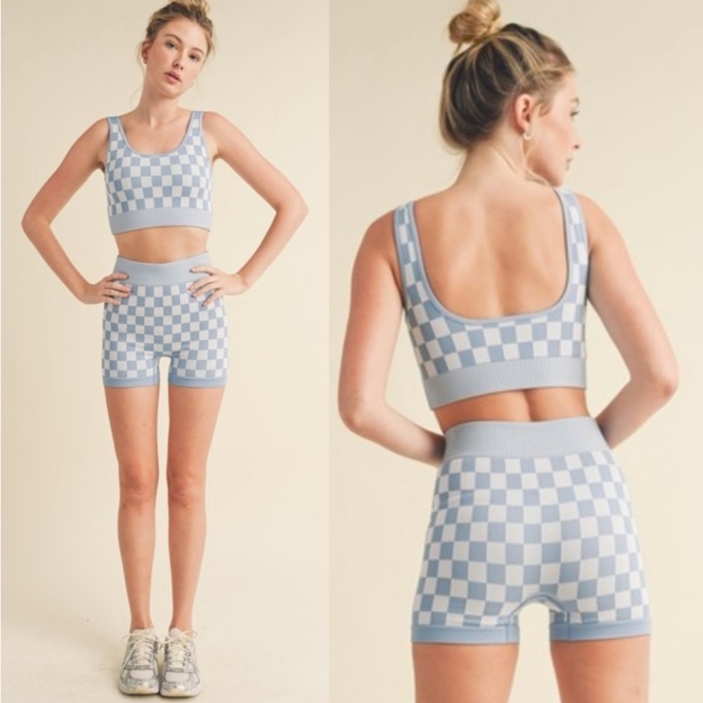 💙🦋🐦SHORTS AND CROP TOP NWT